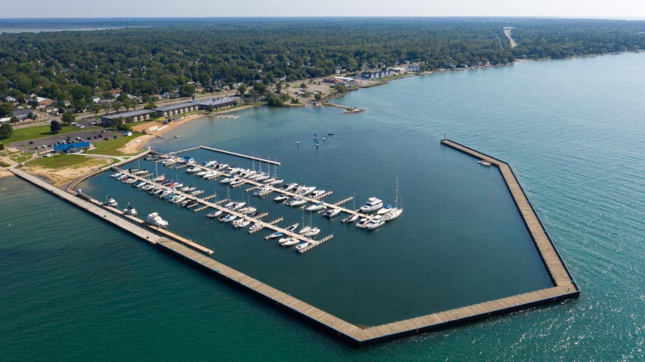East Tawas Tawas Bay Beach Resort & Conference Center מראה חיצוני תמונה