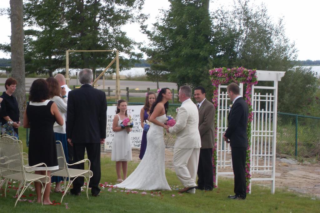 East Tawas Tawas Bay Beach Resort & Conference Center מראה חיצוני תמונה